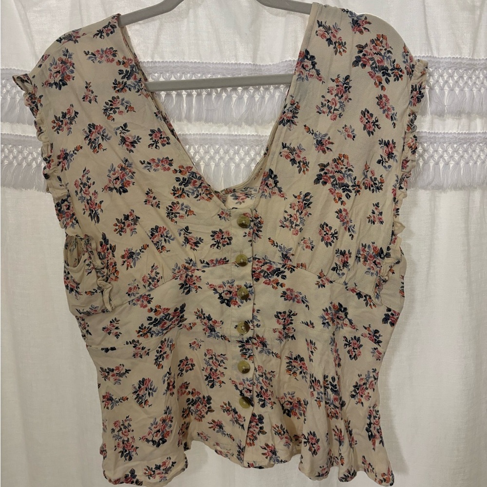 American Eagle floral top